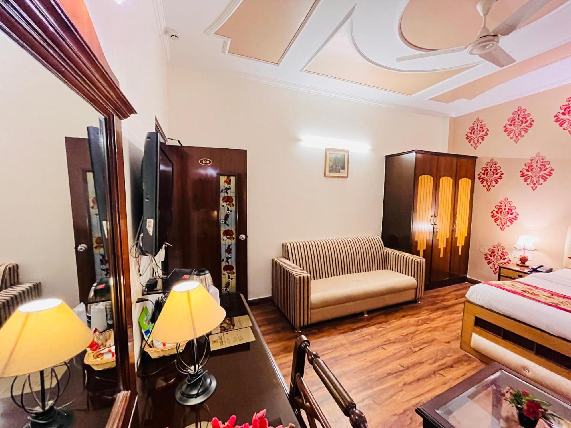 Hotel Paras - Karol Bagh Delhi Luaran gambar